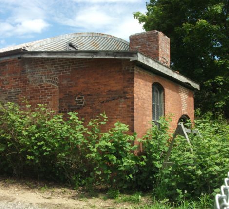 With d-c electricity distributed from this small building in 1886, and a-c electricity from William Stanley’s installation at the north end of Main Street, Great Barrington was the first town anywhere to witness the competing systems operating simultaneously. Judge Justin Dewey, who lived next to the Congregational Church, not sure which system would prevail, subscribed to both. Photo: Bernard A. Drew photo 2016.
