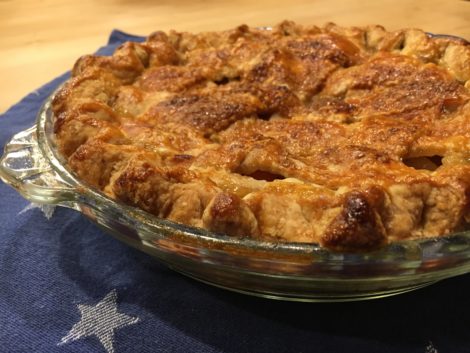 And voilà! The finished pie, fresh from the oven, and ready to serve (see à la mode below).