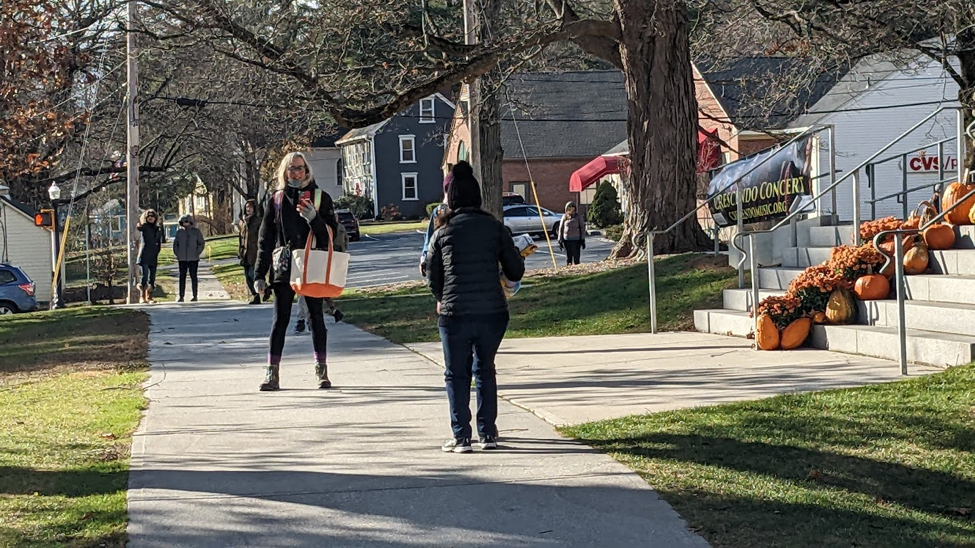 Volunteers have cold hands but warm hearts for The Great Community Pass ...