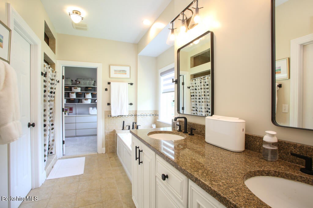 20250805015801877915000000-o