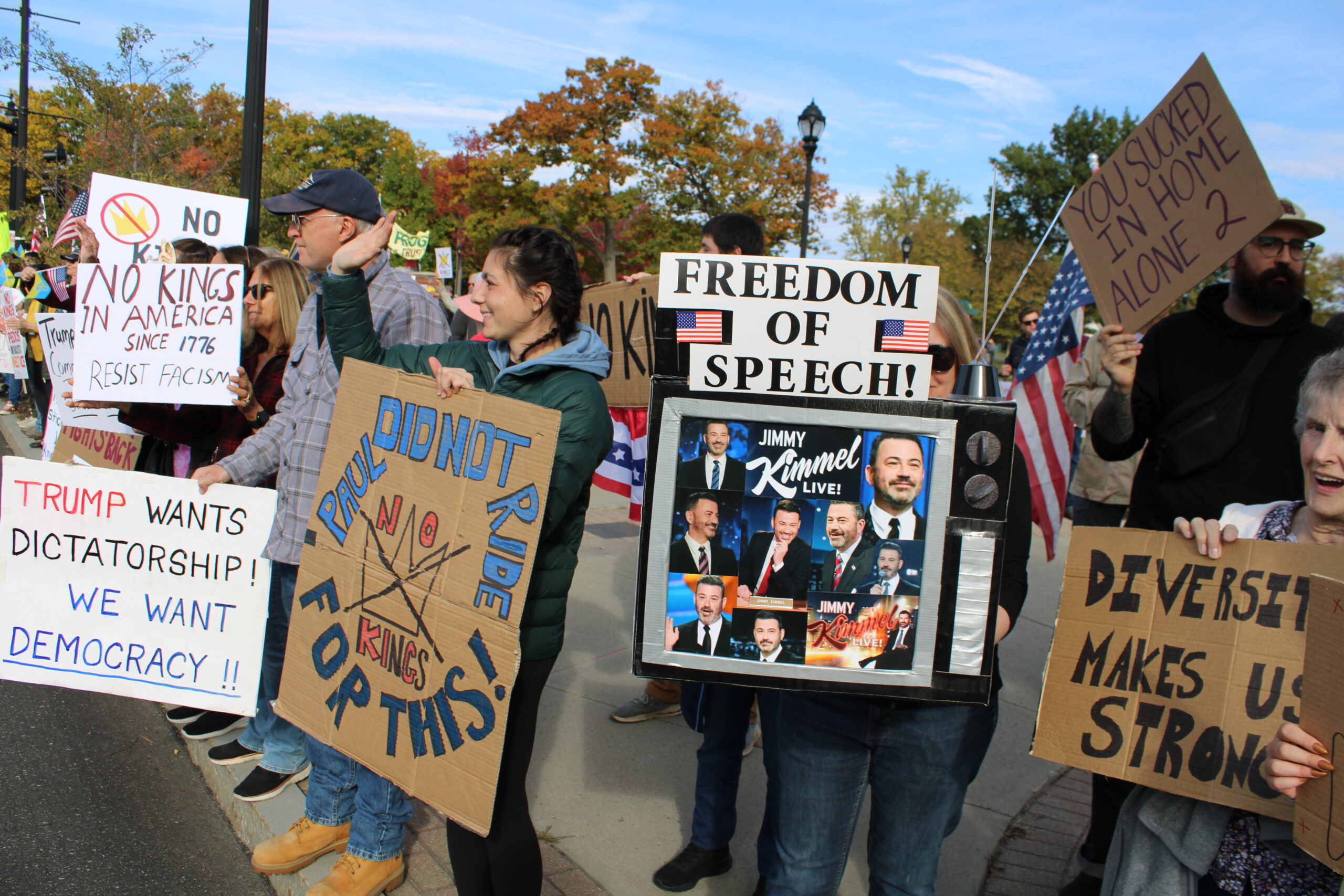 Some of the over 3,000 attendees of the No Kings Rally at The Common on October 18. Photo by Shaw Israel Izikson.