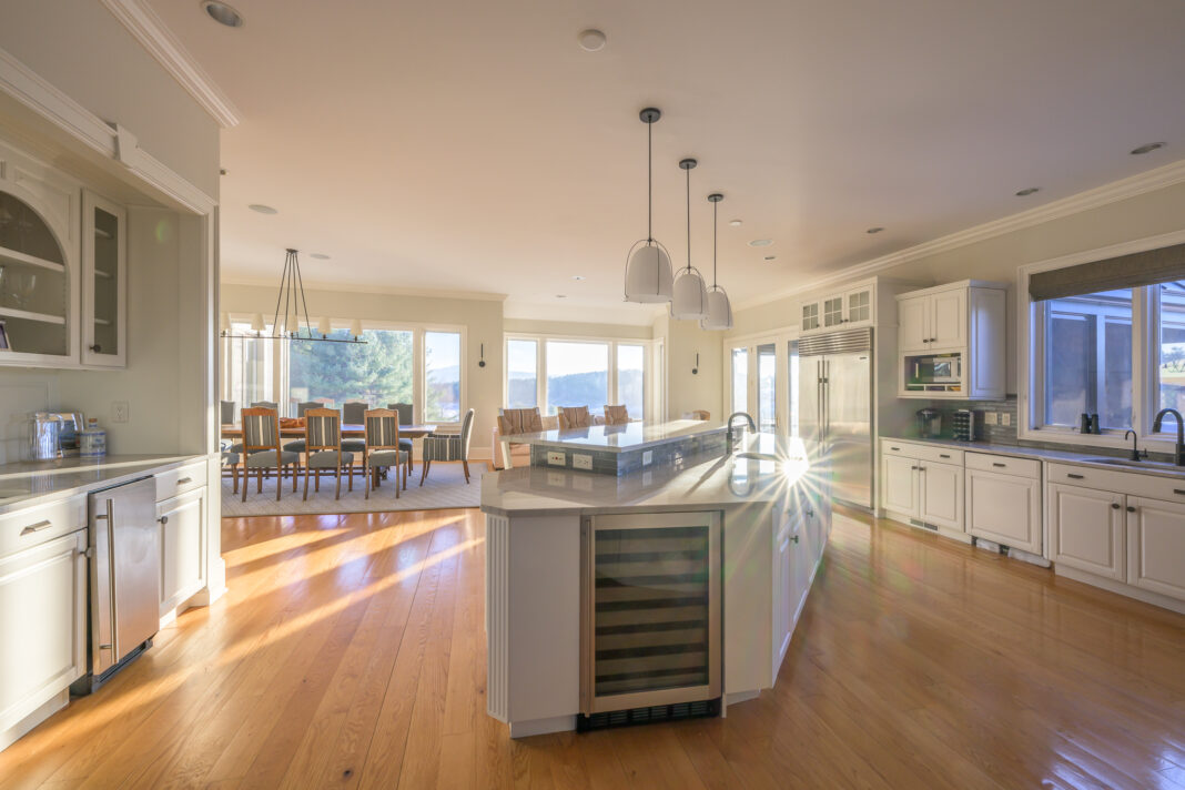 Screen - 58 Round Hill Rd Great Barrington MA 01230-98427