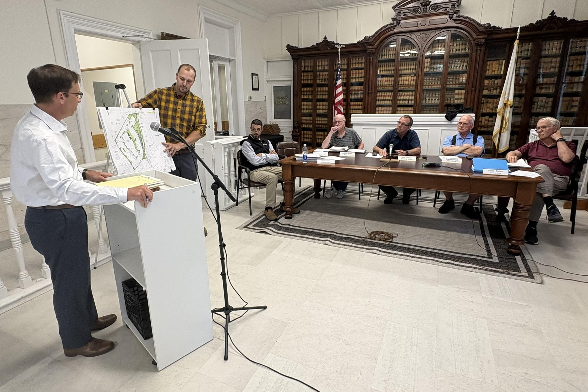 Lee Planning Board, hotel developer edge closer to approval but remain snagged on building height, parking spaces, aisle width - The Berkshire Edge